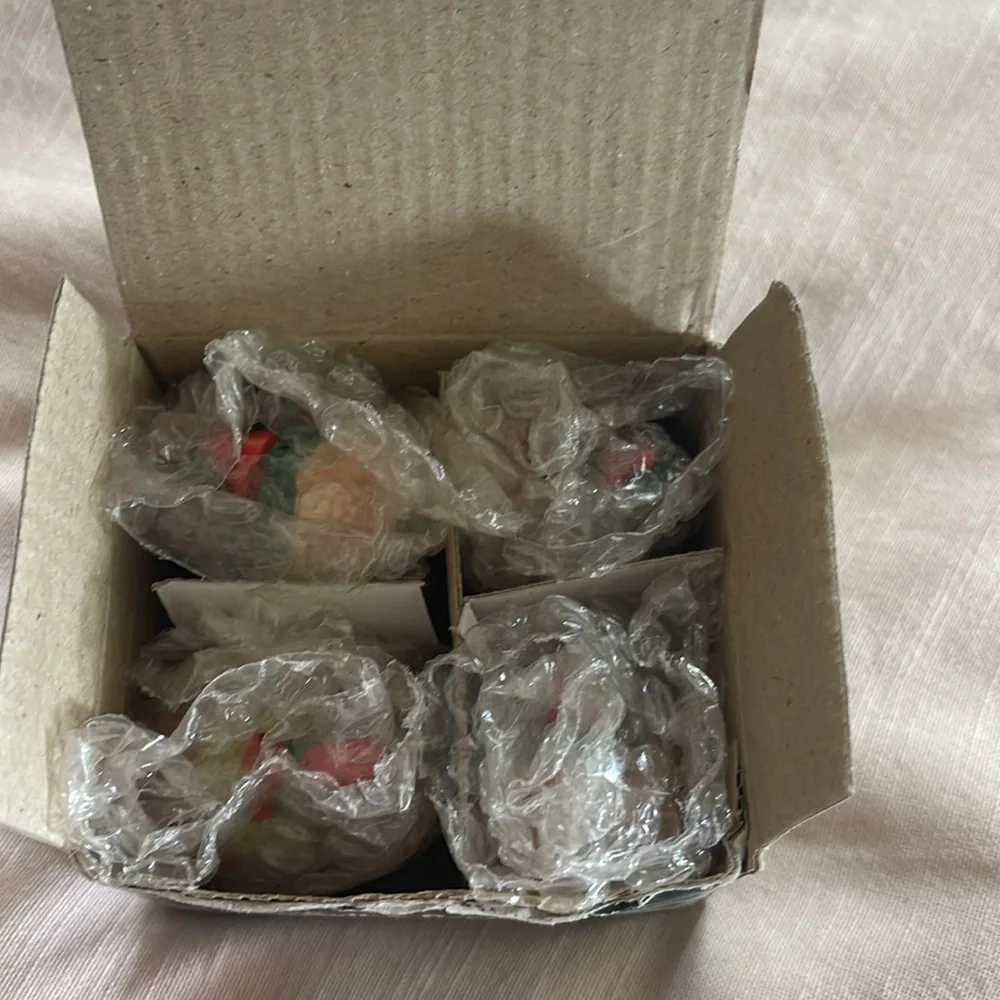 Set of 4 hand painted ceramic rooster salt and pepper shakers